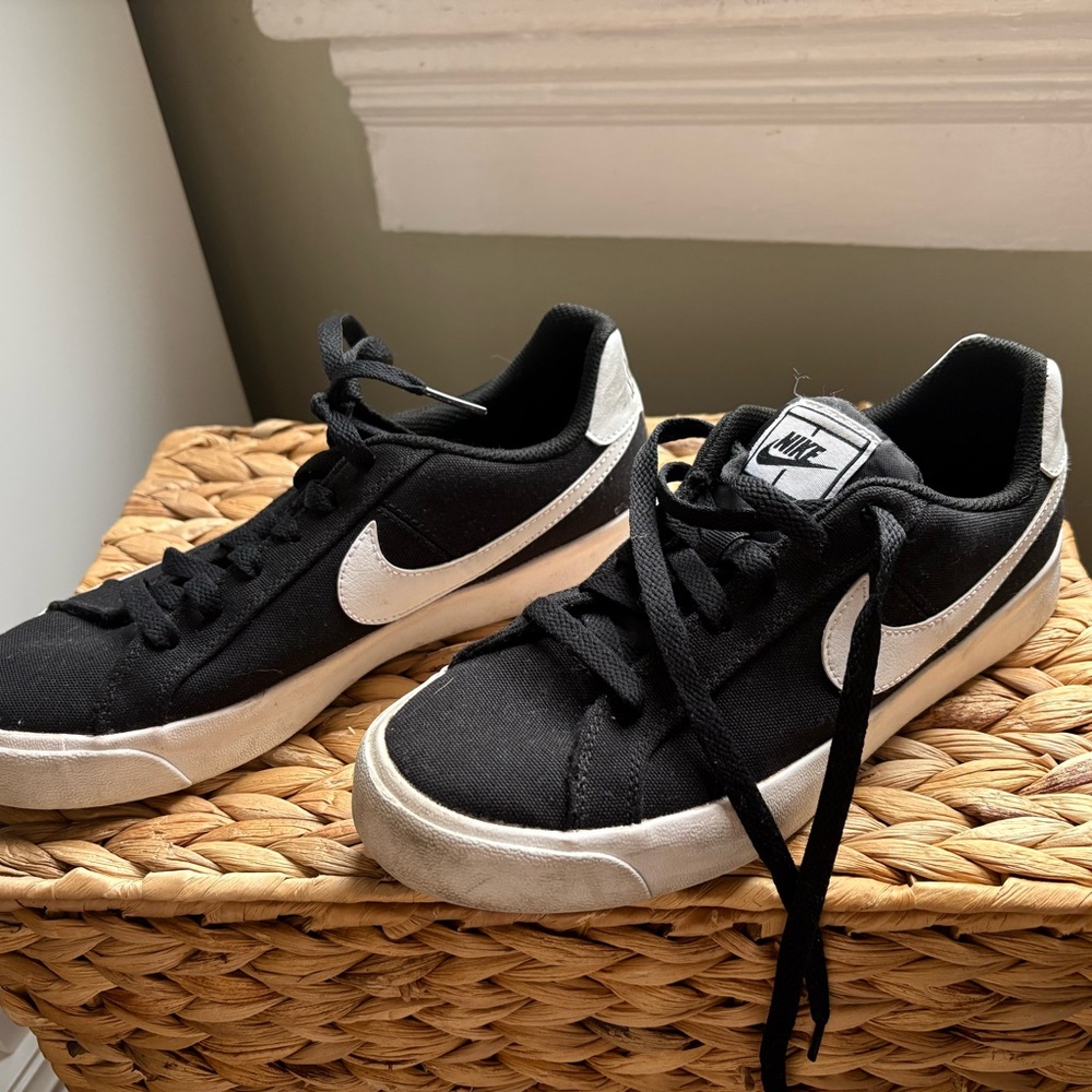 Nike Kids Black and White canvas